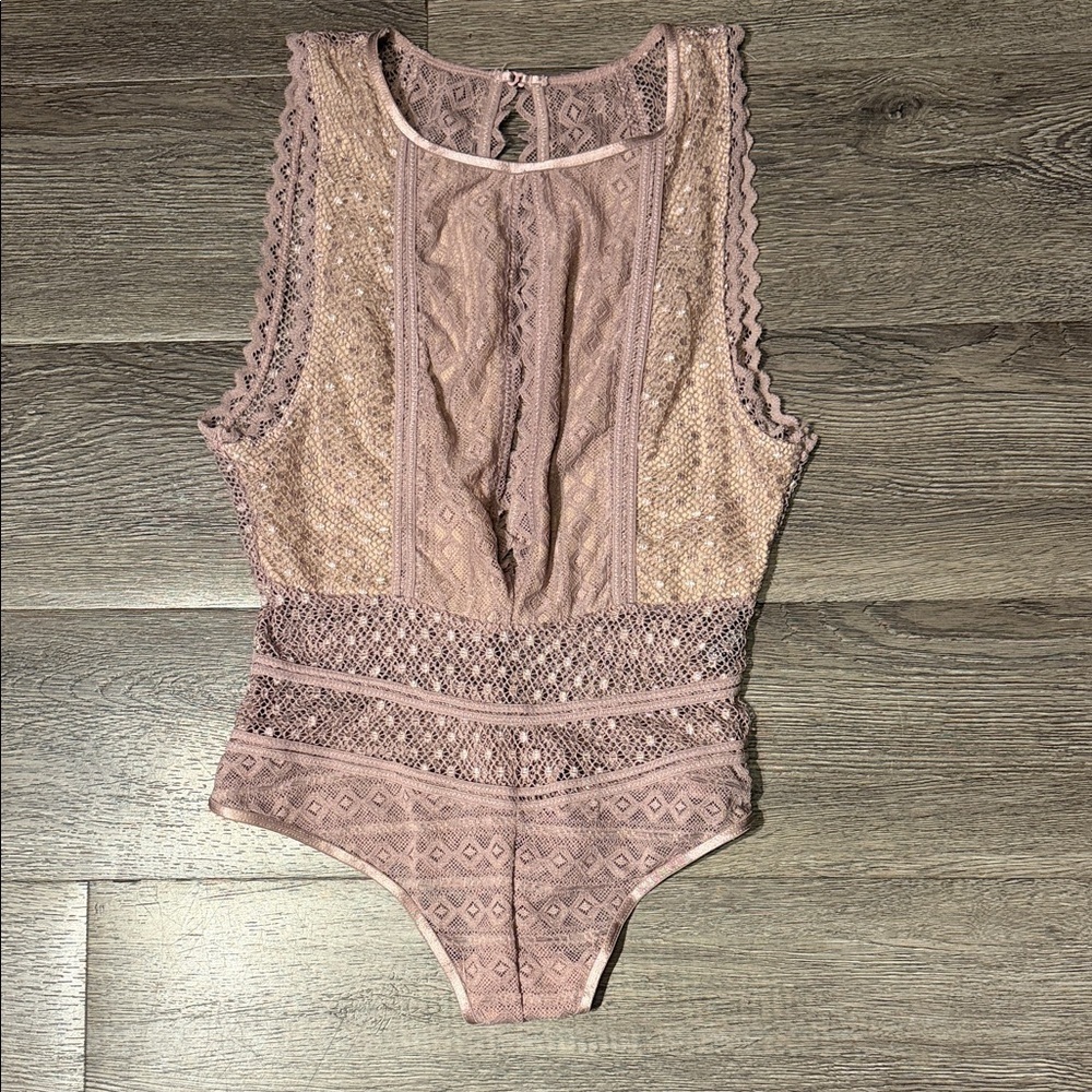 Lace Bodysuit in Dusty Pink - Picture 1 of 6